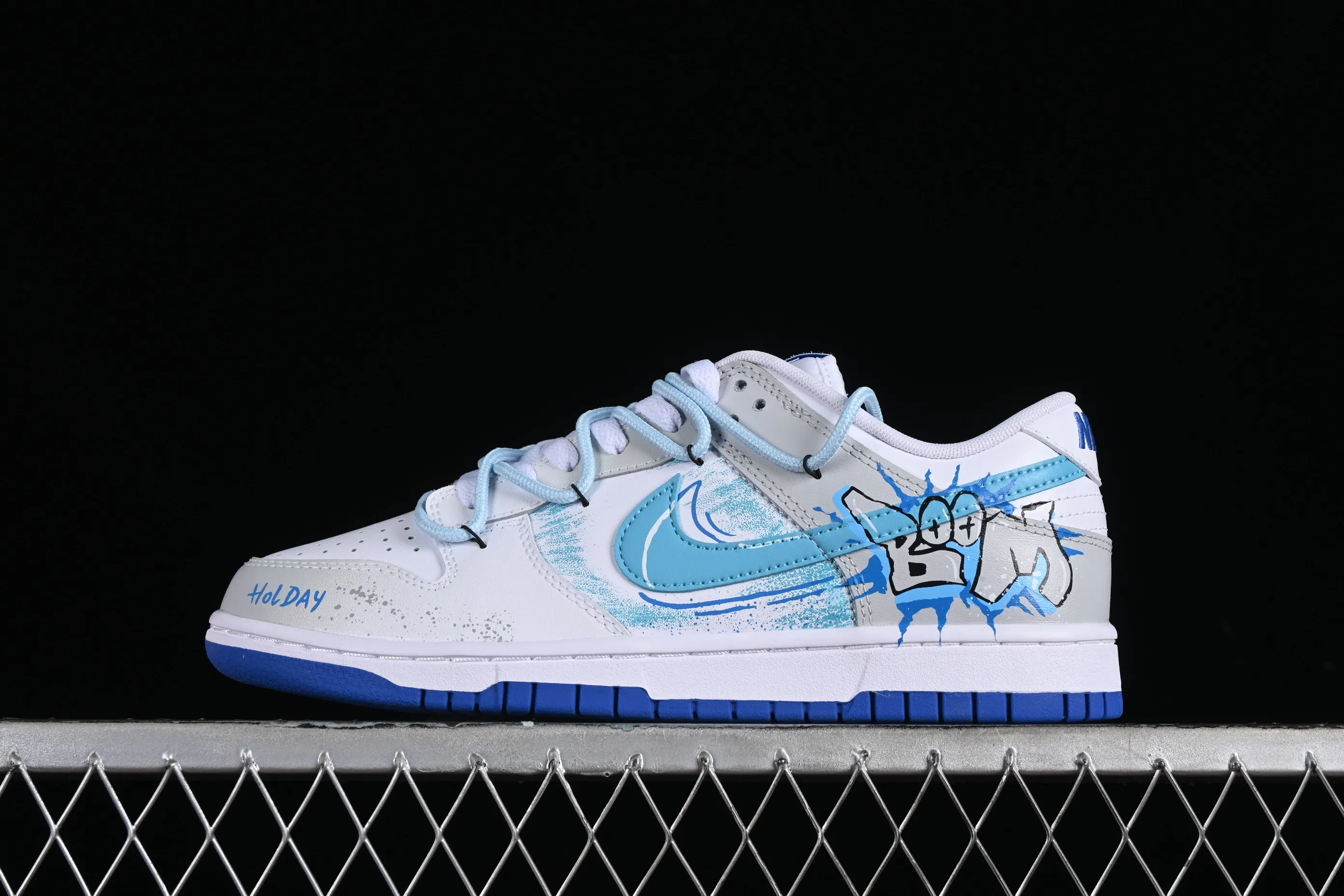 All categories Nk SB Dunk series Nk SB Dunk Low Low-top sneakers Nk Dunk Low Graffiti deconstruction style Casual diary Gradient splash letters SB strap low-top casual sneakers DV0831-104